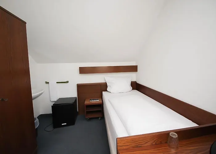 Koeberl 3* מינכן