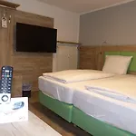 Koeberl 3* Munique