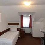 Köberl 3*